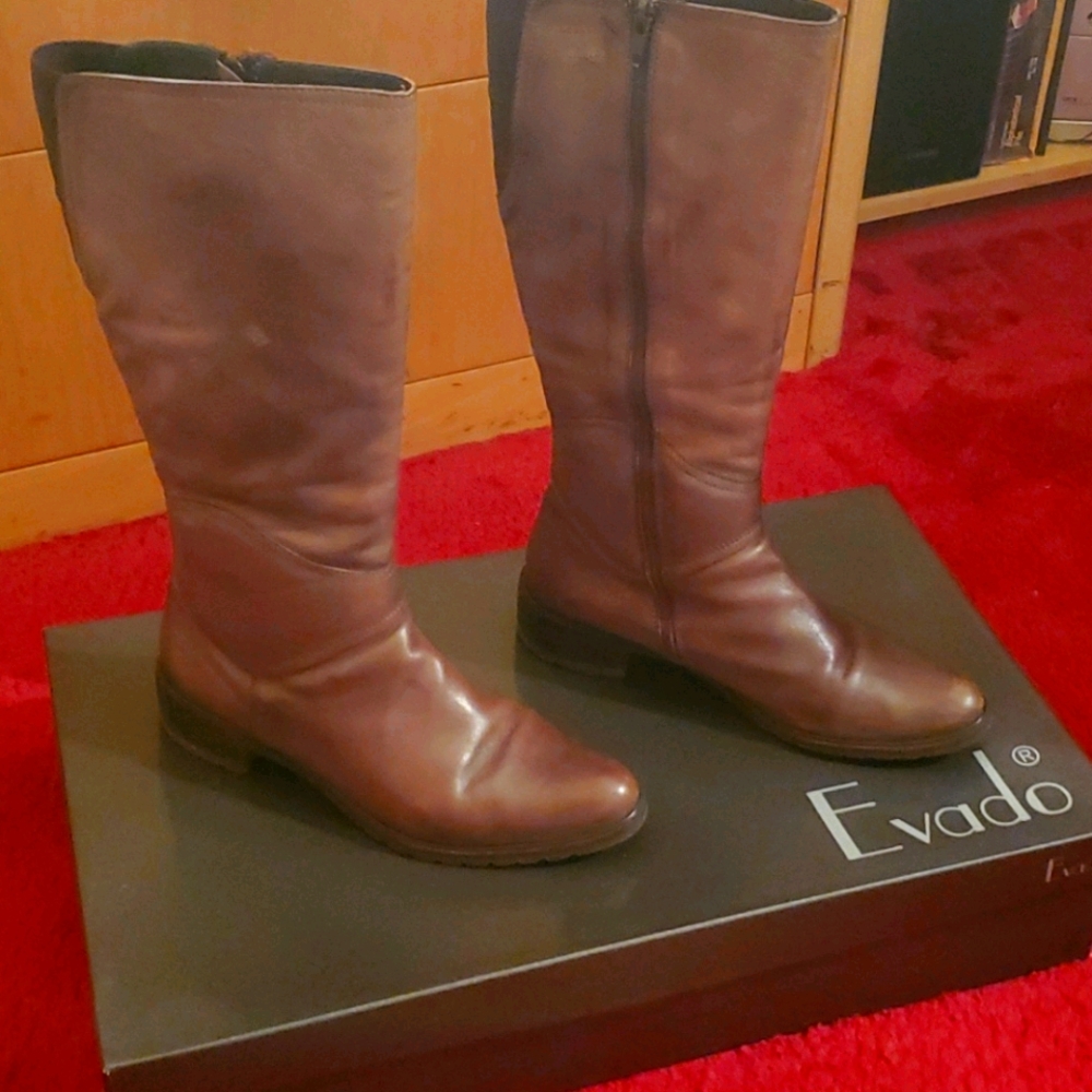 Women knee riding boot